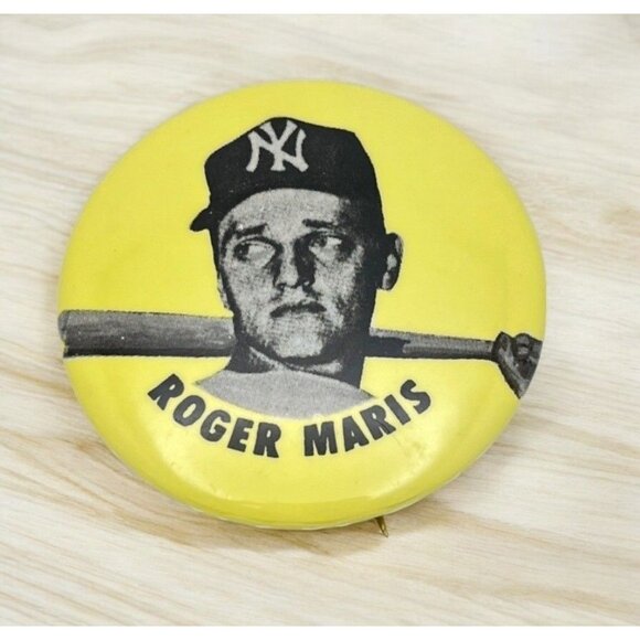 Vintage Stadium Pin Roger Maris New York Yankees 60s Pinback Button Baseball - Picture 1 of 5